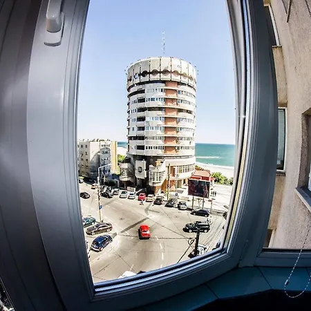 Laura Apartman *